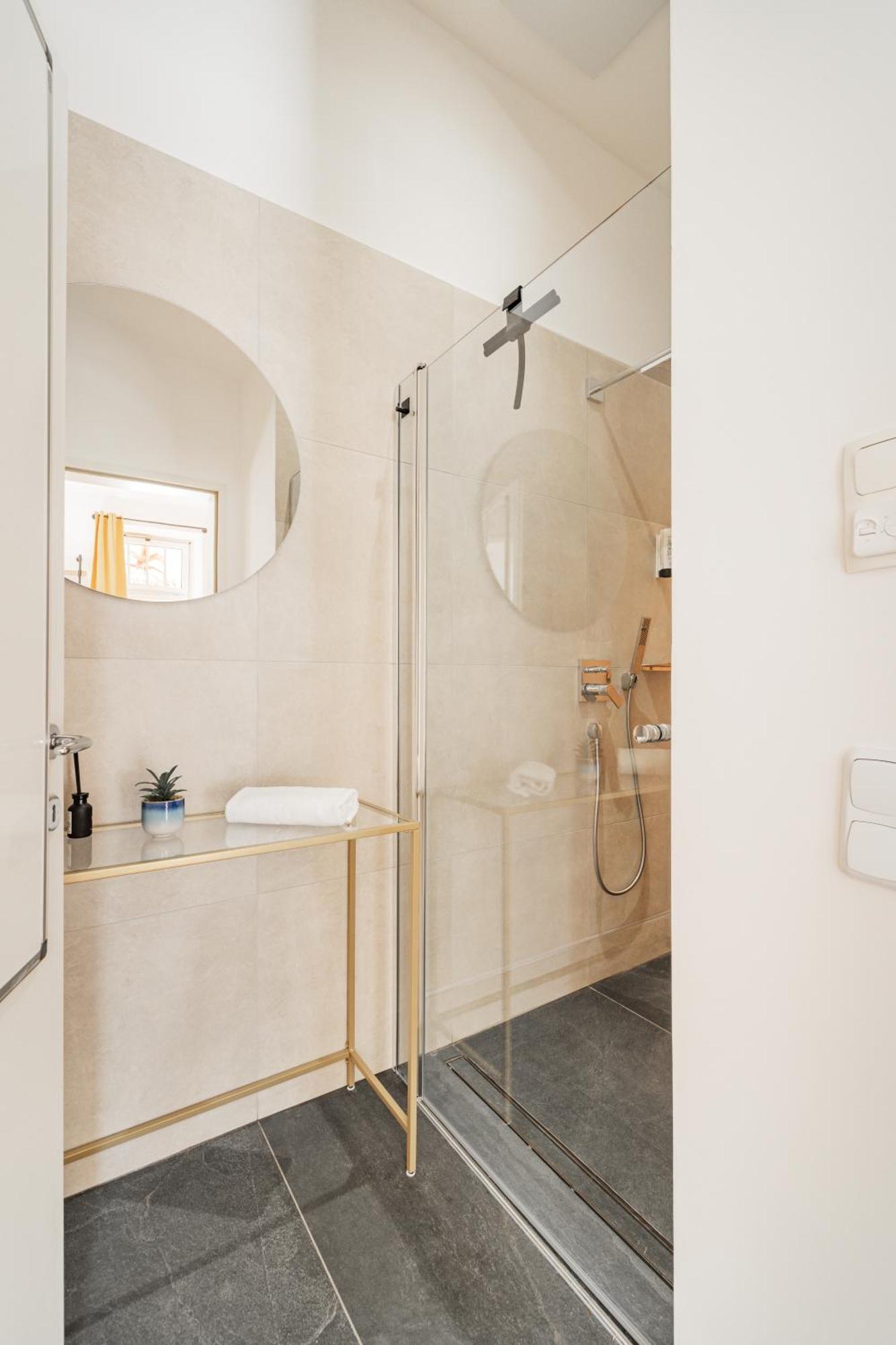 Classy Premium Studio With Free Parking Wien